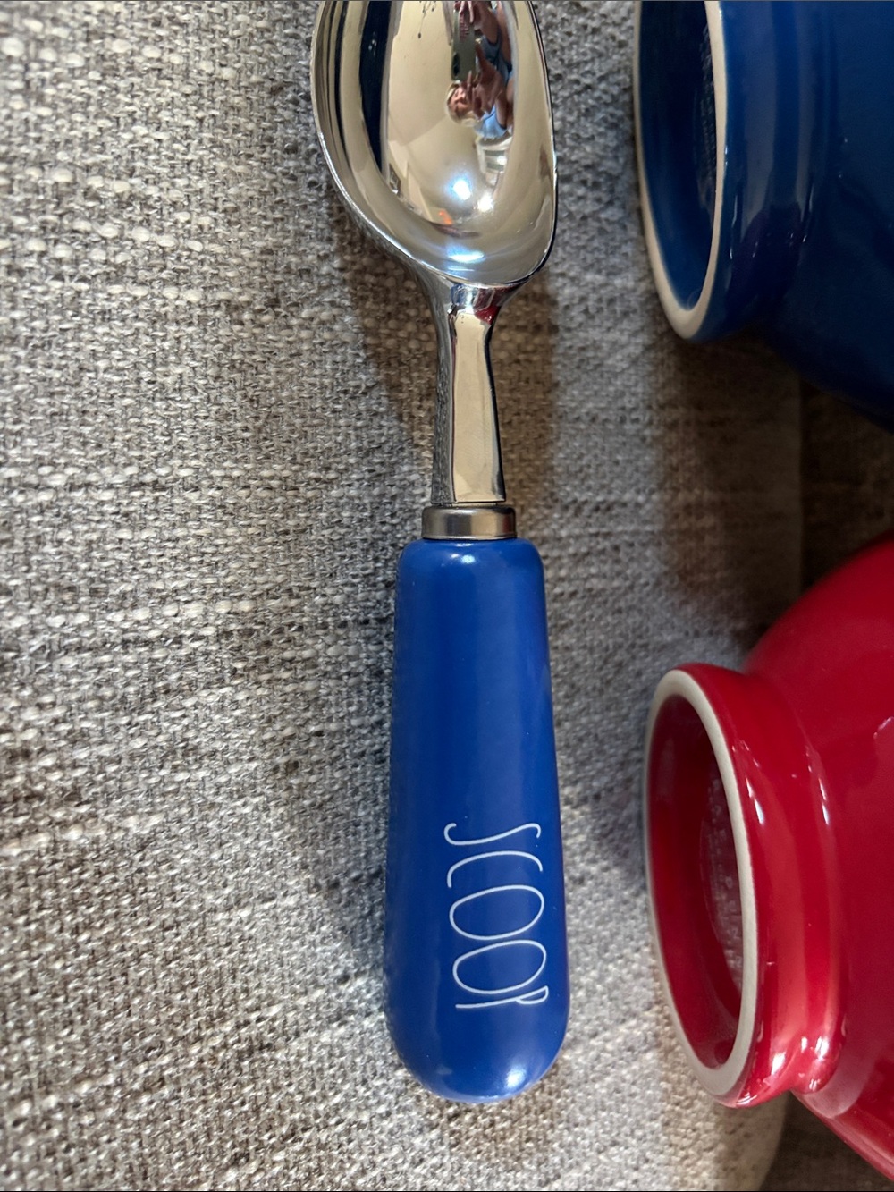 Rae Dunn ICE CREAM bowl and scoop set - Picture 4 of 7